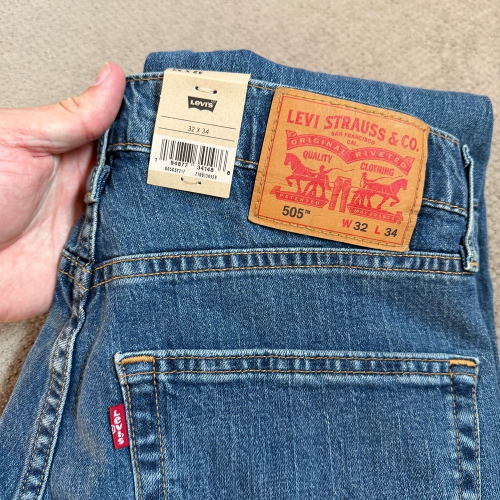 Levi's 505 Regular Fit Stretch Jeans Mens 32x34 Blue Denim NWT 005052217 - Picture 4 of 6